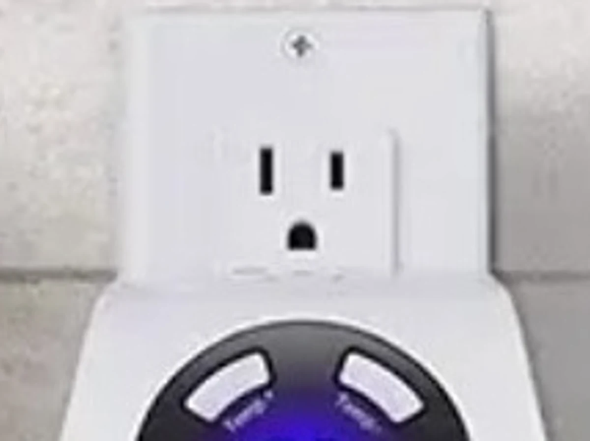 Insert Toasty Heater™ Into a Grounded 120V Wall Socket